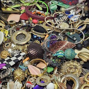 2 Lbs Single Mismatched Earrings Lot For Art & Craft A1